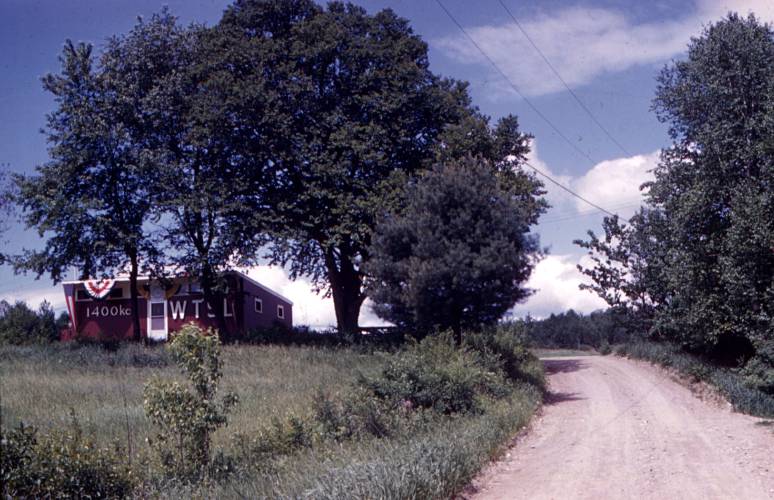WTSL-AM radio's original building off of Route 10 near the Hanover-Lebanon town line in West Lebanon, N.H., in 1961. Operations were later moved to downtown Lebanon. (Courtesy Bob Sherman)
