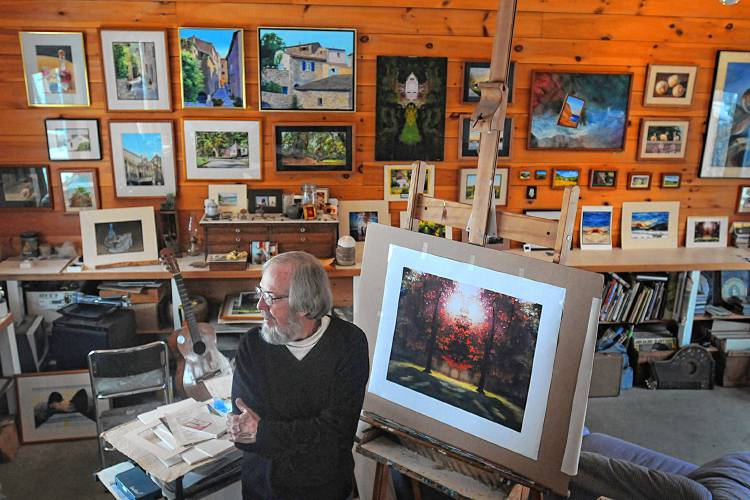 Artist George Lawrence in his studio in Tunbridge, Vt., on Feb. 15, 2012. (Valley News - Sarah Priestap) Copyright Valley News. May not be reprinted or used online without permission. Send requests to permission@vnews.com.